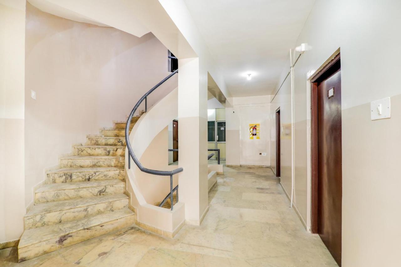 Oyo 61247 Hotel Vijayalakshmi 蒂鲁布尔 外观 照片