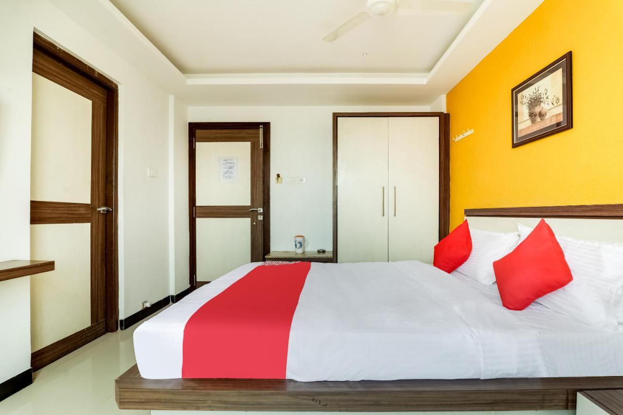 Oyo 61247 Hotel Vijayalakshmi 蒂鲁布尔 外观 照片