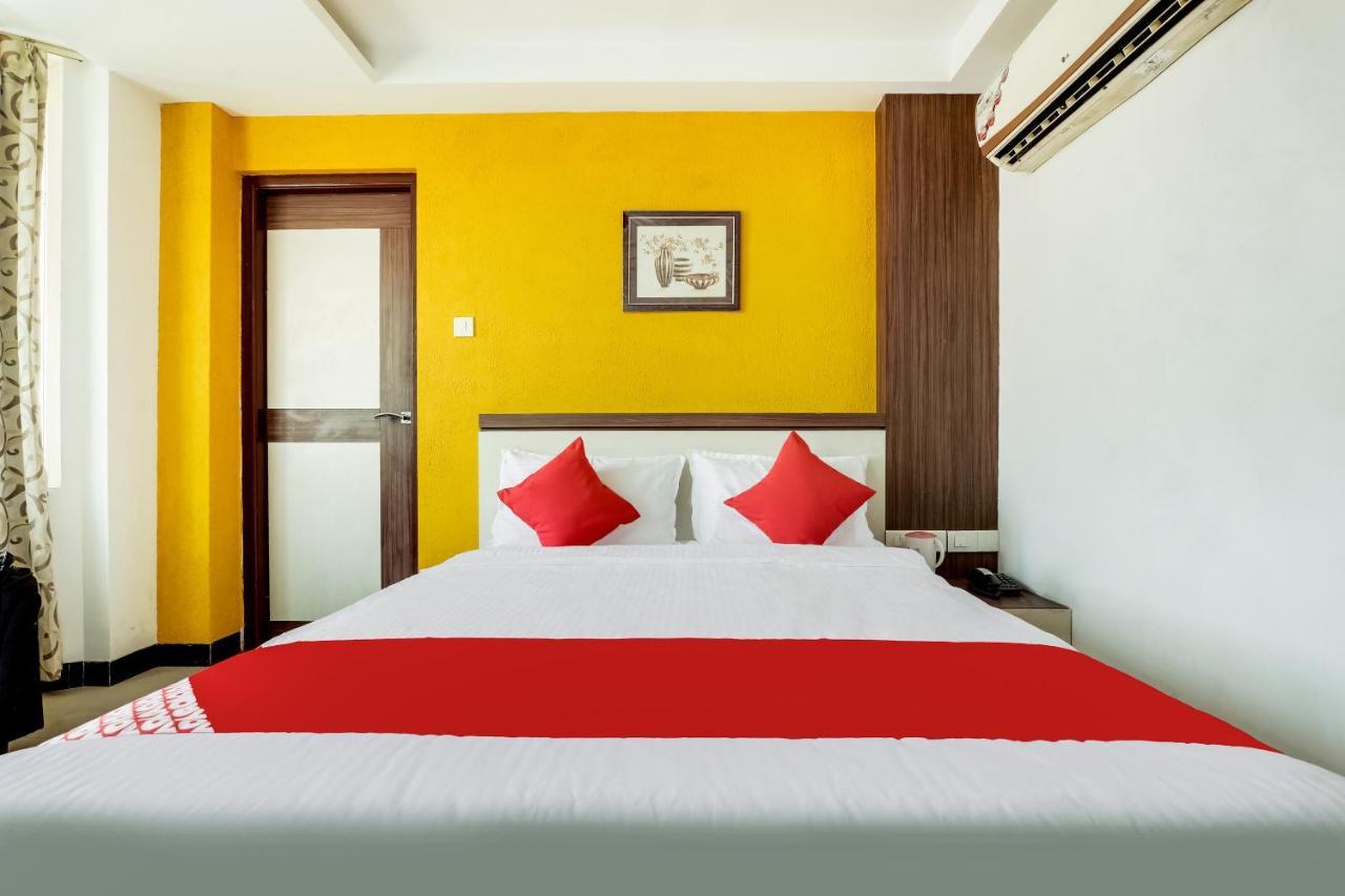 Oyo 61247 Hotel Vijayalakshmi 蒂鲁布尔 外观 照片